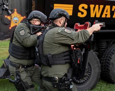 TACOPS portable ballistic shields 6 TACOPS portable ballistic shields 3